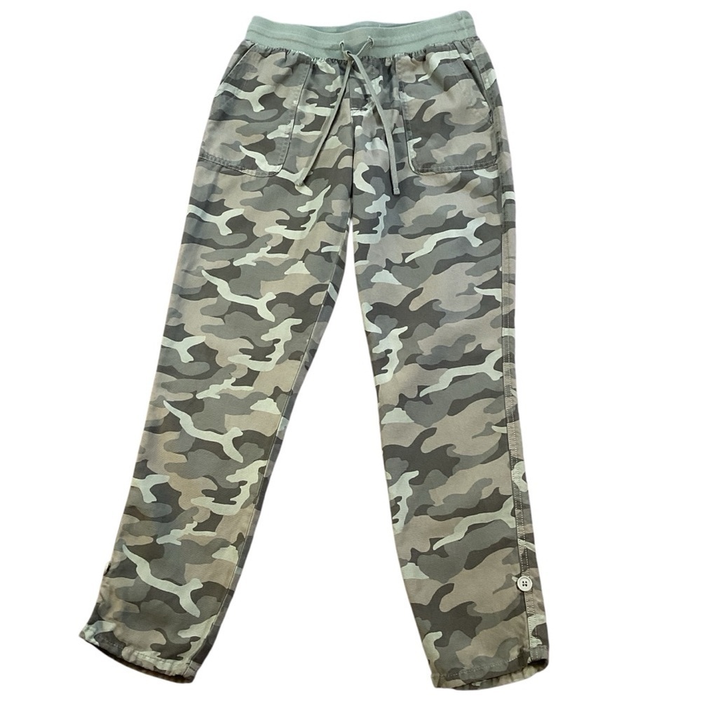 Maurices Camo Print Weekender Roll Cuff Pants, Size 0 Style 120982